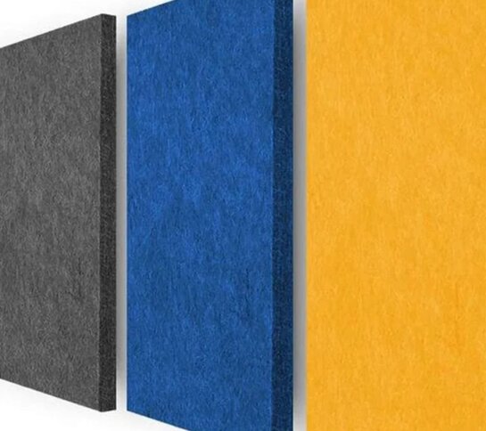 Wohnzimmer mit akustischen Elementen